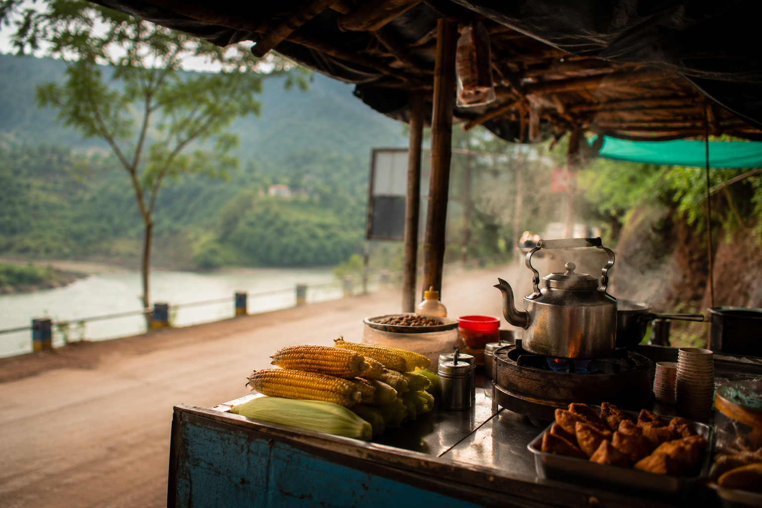 Roadside tea and corn stall near the Kolad rafting base points